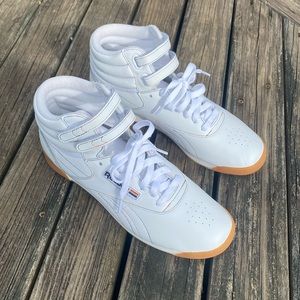 Women’s Reebok High Top, Classic Freestyle Sneakers, Size 10. white.